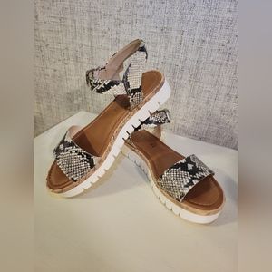 Unisa snake skin print sandal, size 8